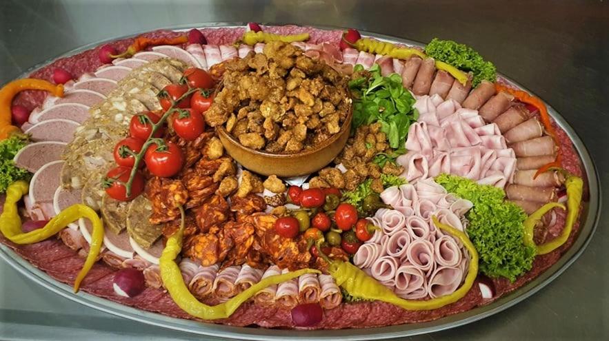 Restauracia Penzion Na Mlyne Stará Turá المظهر الخارجي الصورة