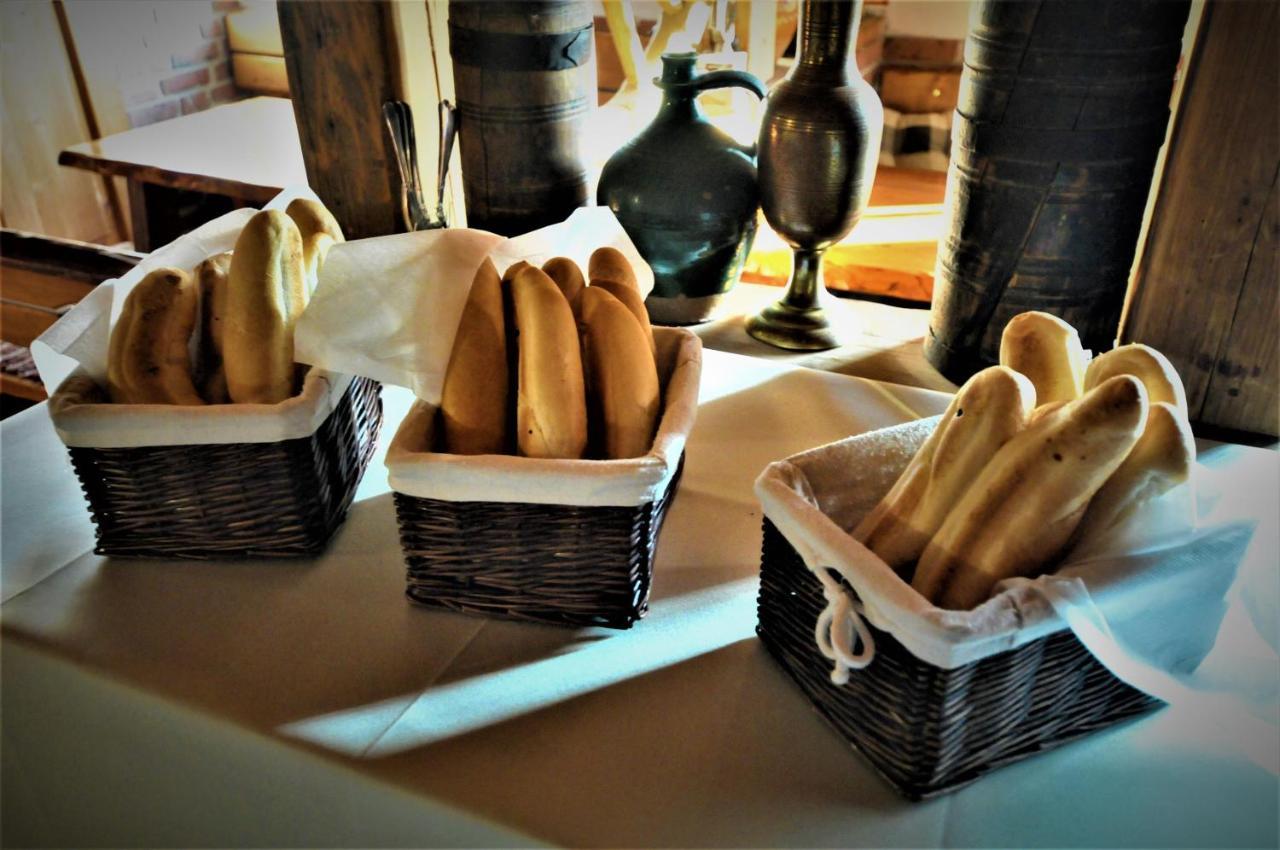 Restauracia Penzion Na Mlyne Stará Turá المظهر الخارجي الصورة
